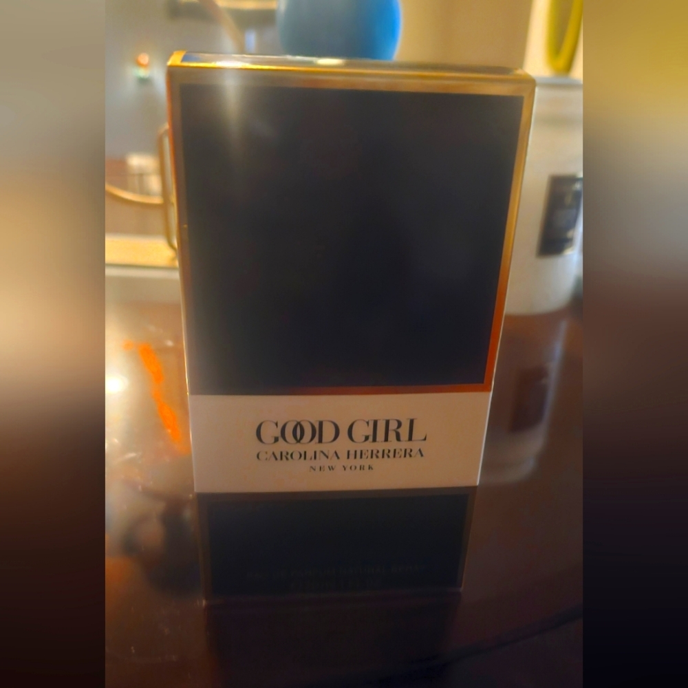 Good Girl Carolina Herrera Perfume. New with box just missing plastic seal.